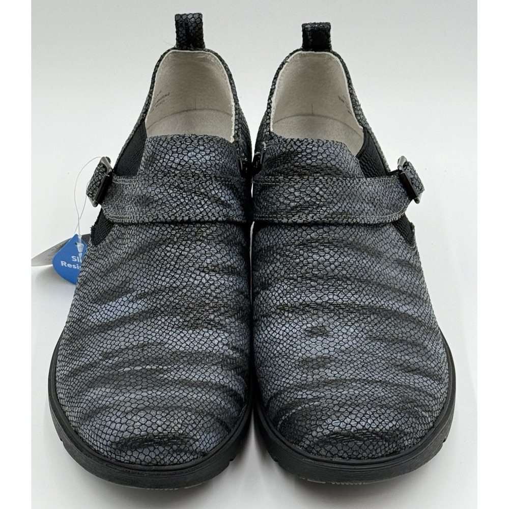 ARYA Charcoal Sweater Nurse Mates Align Size 9.5/10M Slip Resistant NEW*MISMATCH